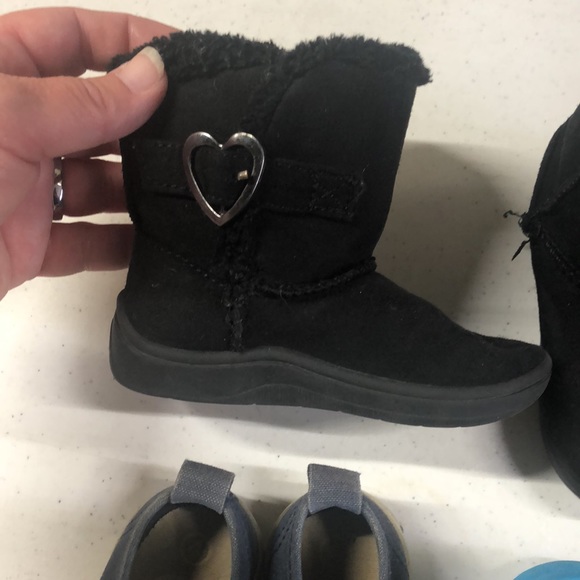 Shoe lot - Picture 2 of 8